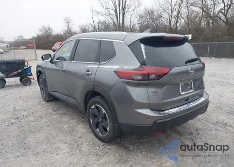 2025 Nissan Rogue Sv Intelligent Awd z USA, uszkodzony, nr VIN JN8BT3BB4SW150231